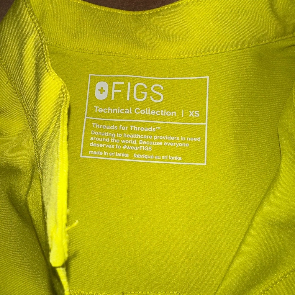 FIGS Rafaela top & high waisted Zamora jogger - Picture 2 of 3